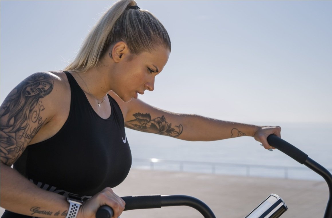 Bicicleta de AIre . Rutina de Ejercicios para Mujeres