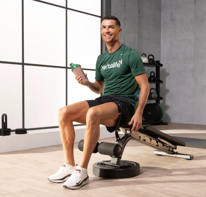 Remadora . Máquina de Remo . Consejos de Cristiano Ronaldo para Ejercicios en Máquinas de Remo